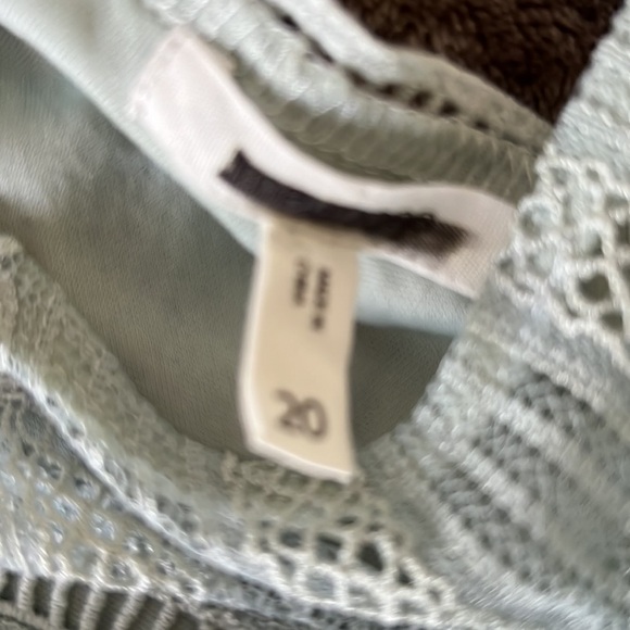 Pale Green Lace Dress short sleeved side zipper - Picture 3 of 13